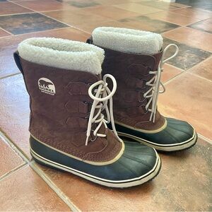 Sorel Brown and Black Winter Lace-Up Boots with Cream Sherpa Collar